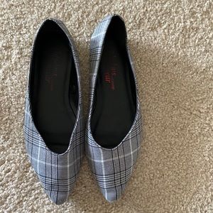 Women’s black and white shoes